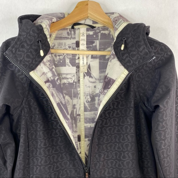 Lululemon Apres Yoga Rain Insignia Jacket Sz 2 - Picture 4 of 14